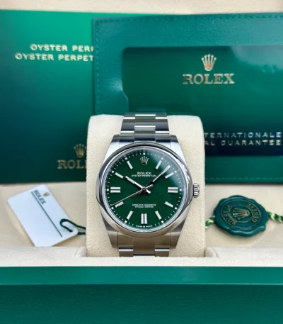 Rolex 41mm OYSTER PERPETUAL 124300 GREEN DIAL