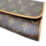 Louis Vuitton Pochette Twin PM 2737